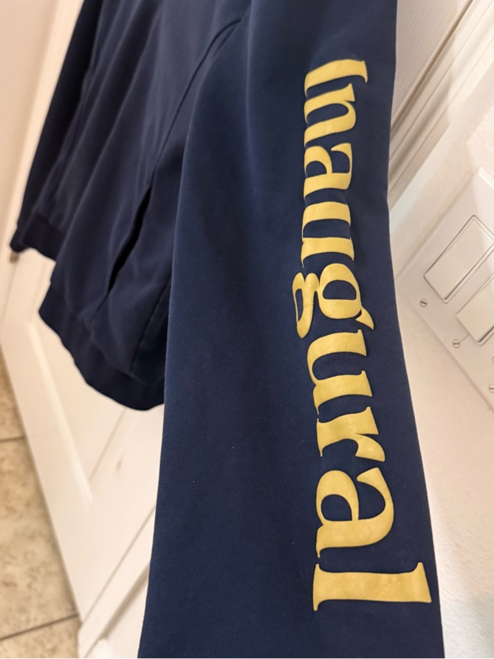 Carnival Celebration Inaugural Cruise Navy Zip-Up Hoodie Jacket Gold Logo SZ XL - Picture 4 of 6